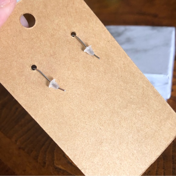 Faceted opal tone dangle resin bead earrings - Picture 6 of 6